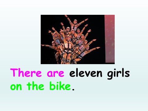 四年级上册英语（外研三起点）Module 7 Unit 2 There are twelve boys on the bike 课件第4页